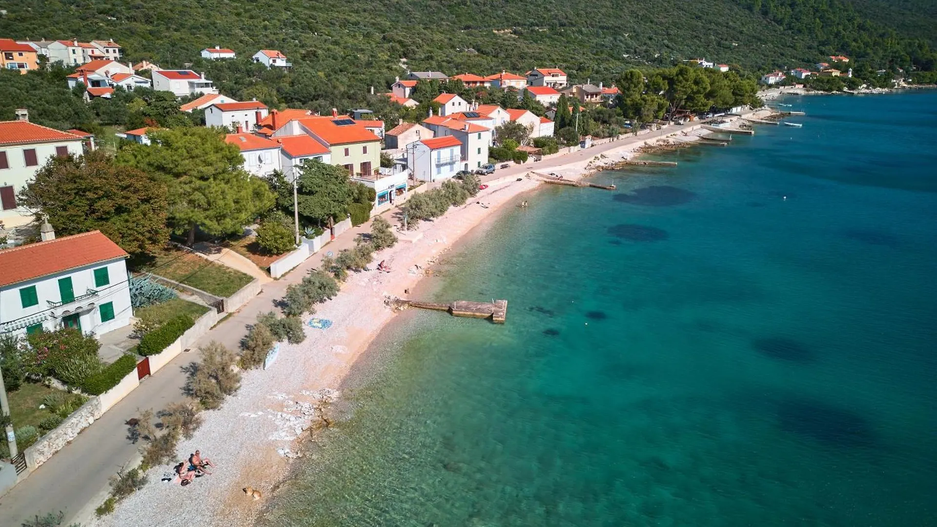 Apartment Amazing House, 20 M From The Beach, 80 M2 Martinscica