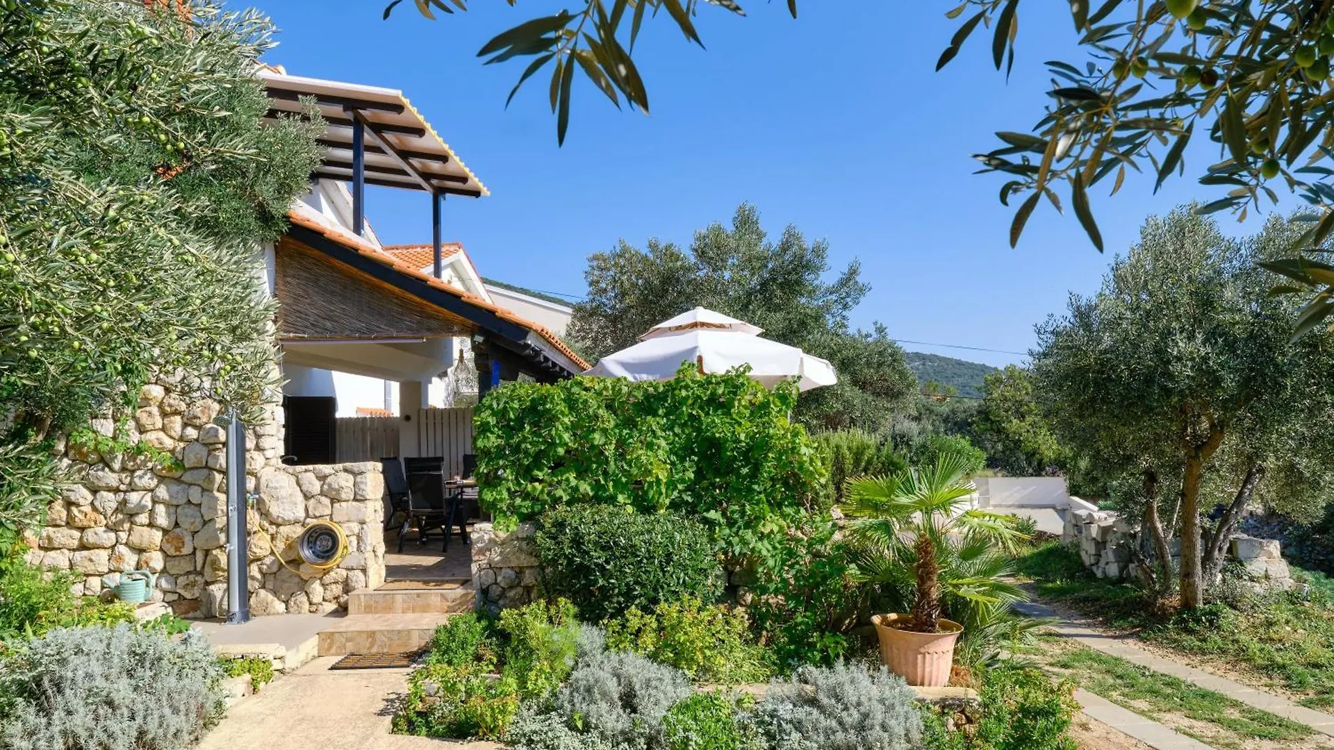 Amazing House, 20 M From The Beach, 80 M2 Martinscica  0*, Martinscica (Cres)